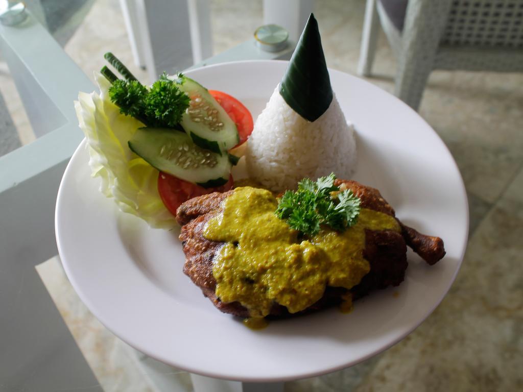 Serela Kuta By Kagum Hotels Buitenkant foto