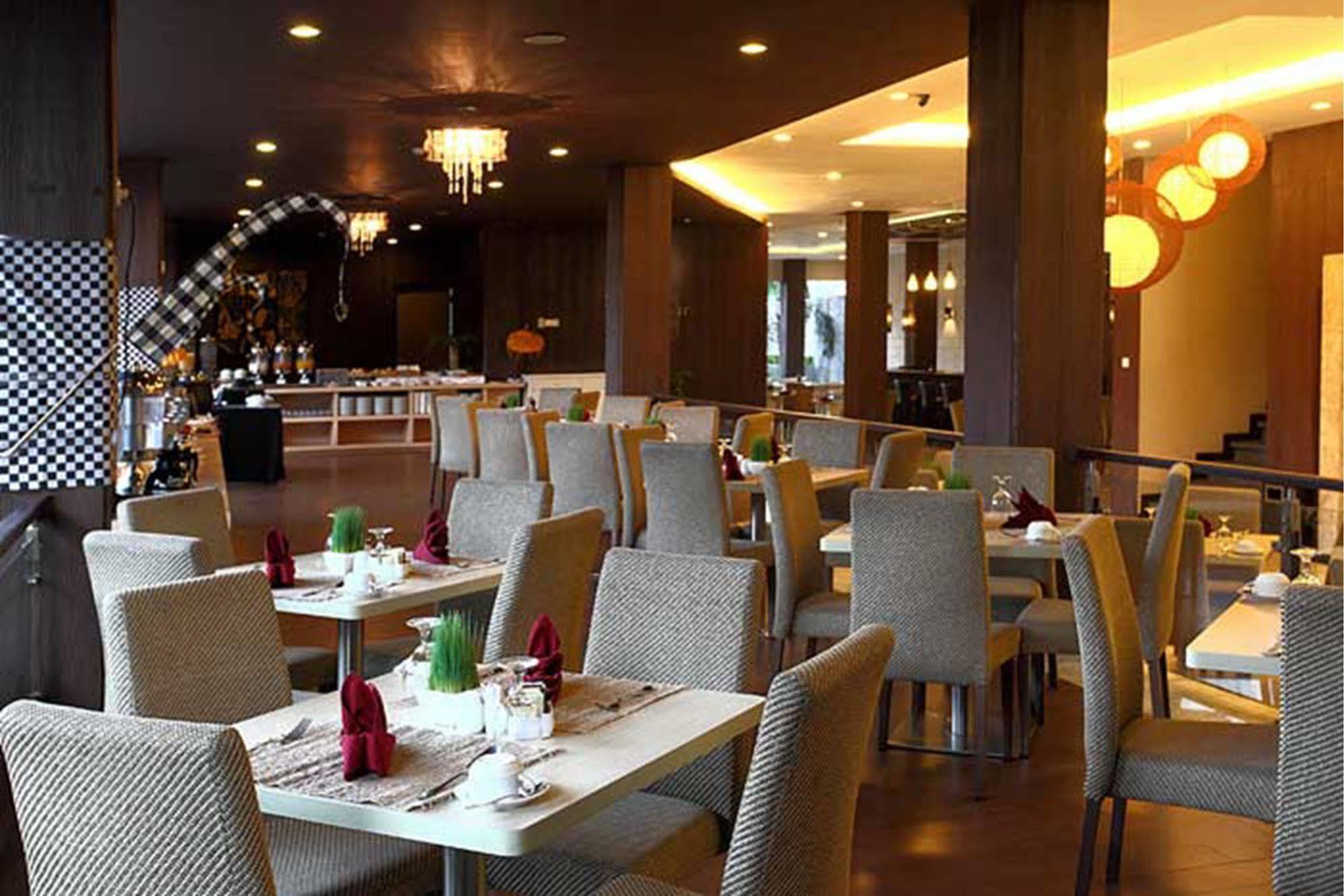 Serela Kuta By Kagum Hotels Buitenkant foto