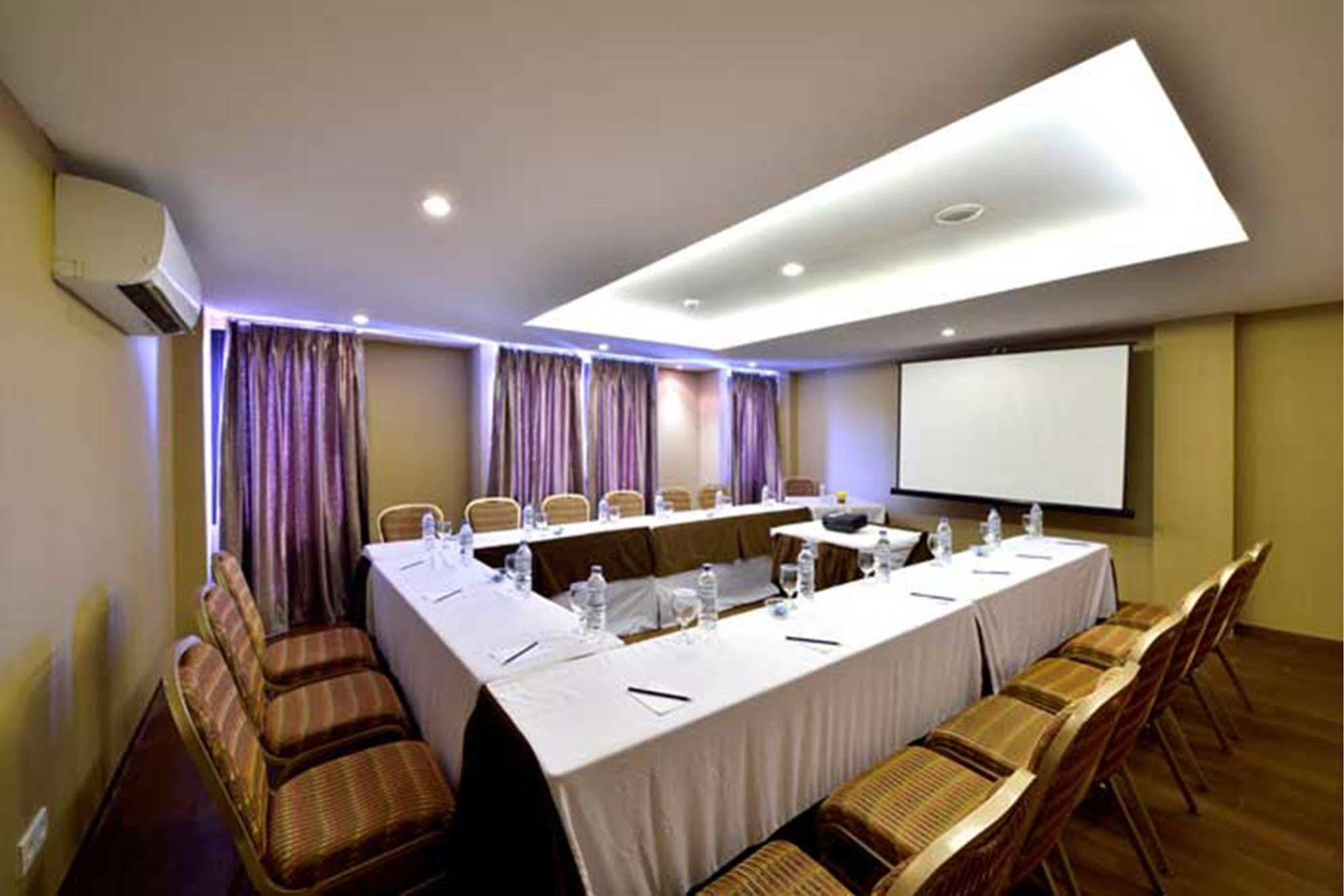 Serela Kuta By Kagum Hotels Buitenkant foto